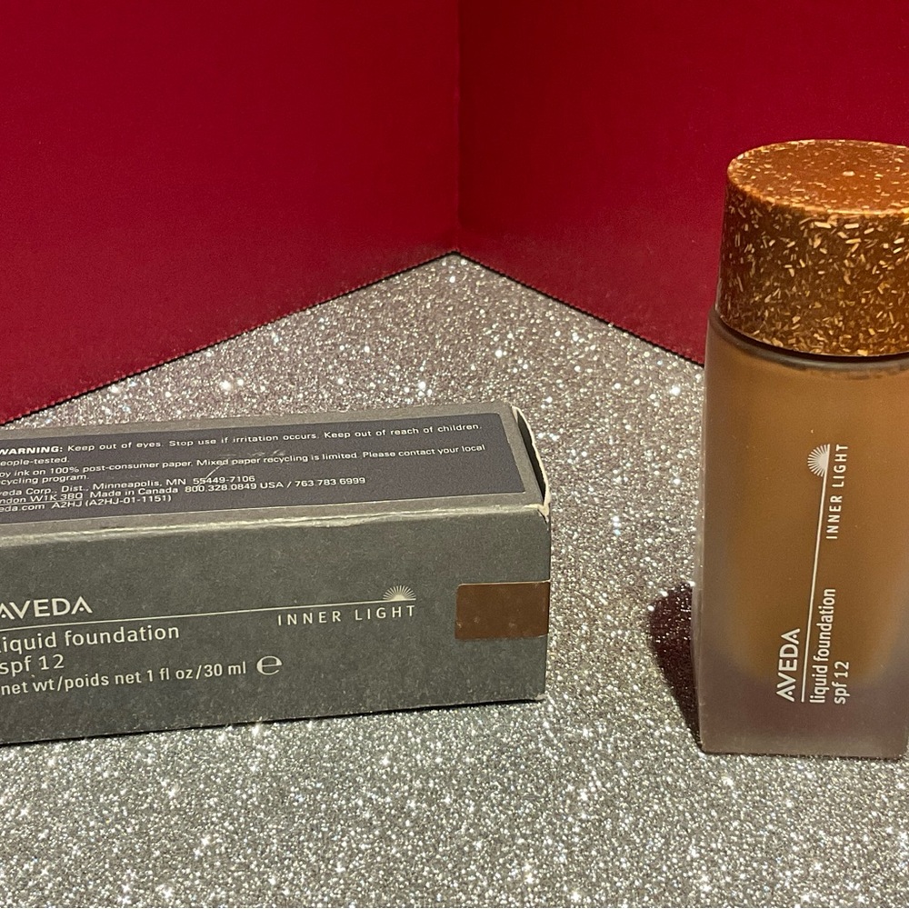 NWT AVEDA Inner Light Liquid Foundation in HICKORY #11
